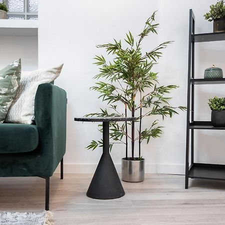 Four Bedroom Apartment, Old Town Boekarest Buitenkant foto