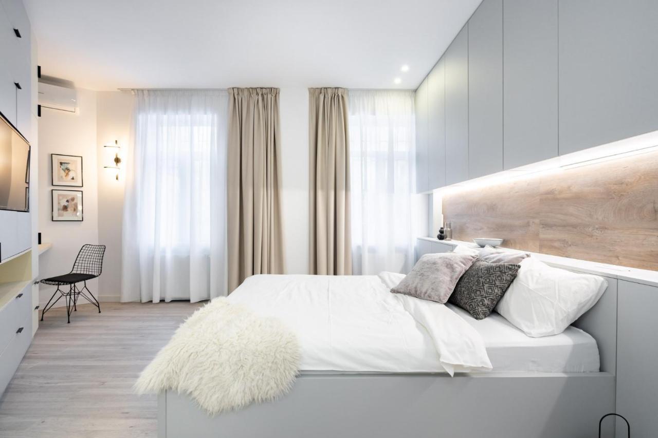 Four Bedroom Apartment, Old Town Boekarest Buitenkant foto