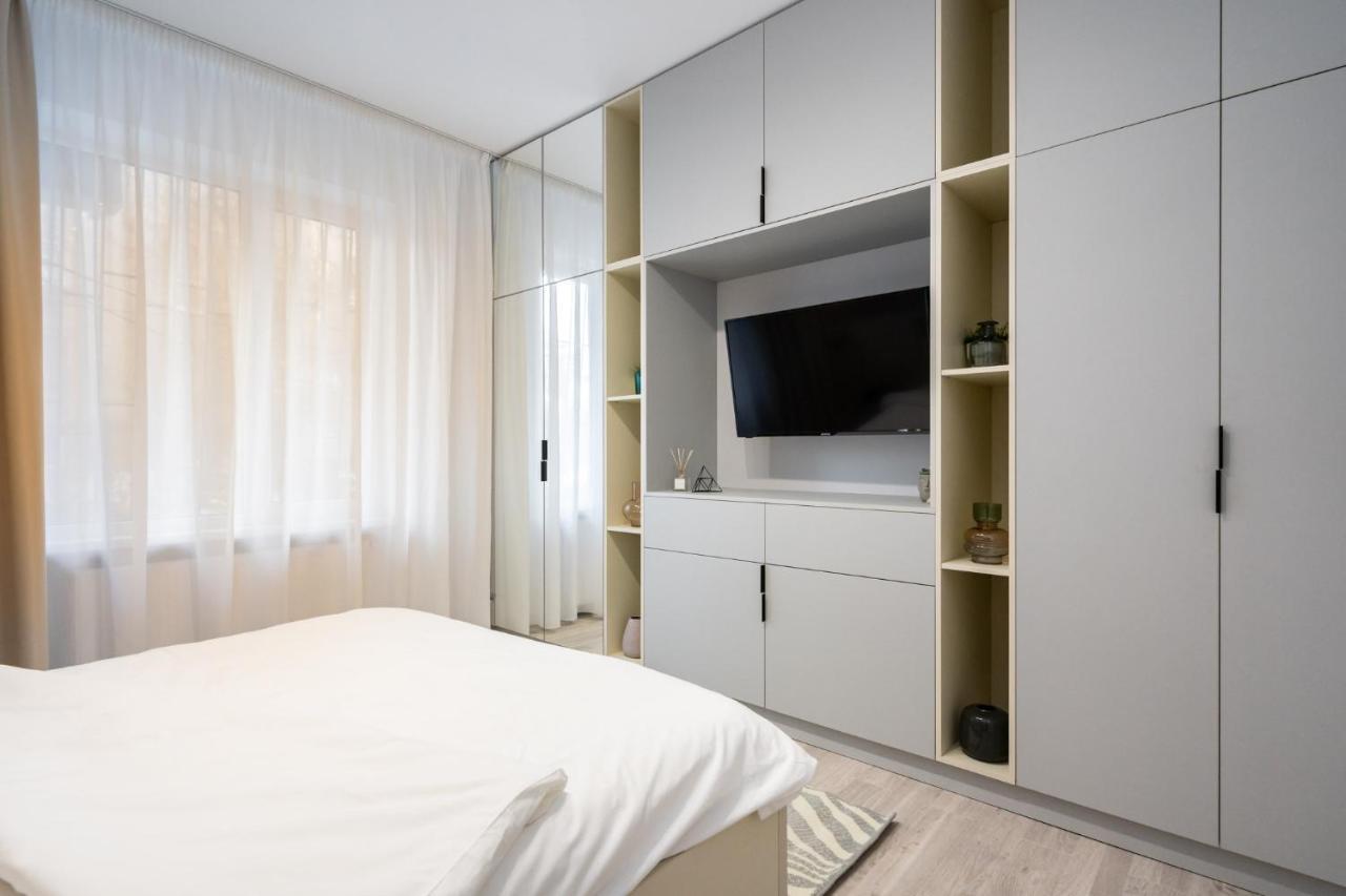 Four Bedroom Apartment, Old Town Boekarest Buitenkant foto