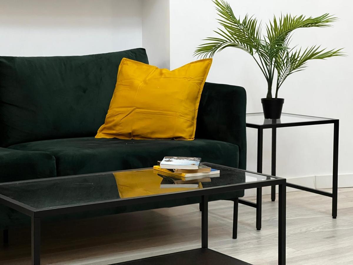 Four Bedroom Apartment, Old Town Boekarest Buitenkant foto