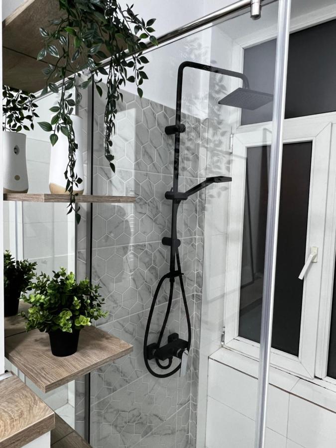 Four Bedroom Apartment, Old Town Boekarest Buitenkant foto