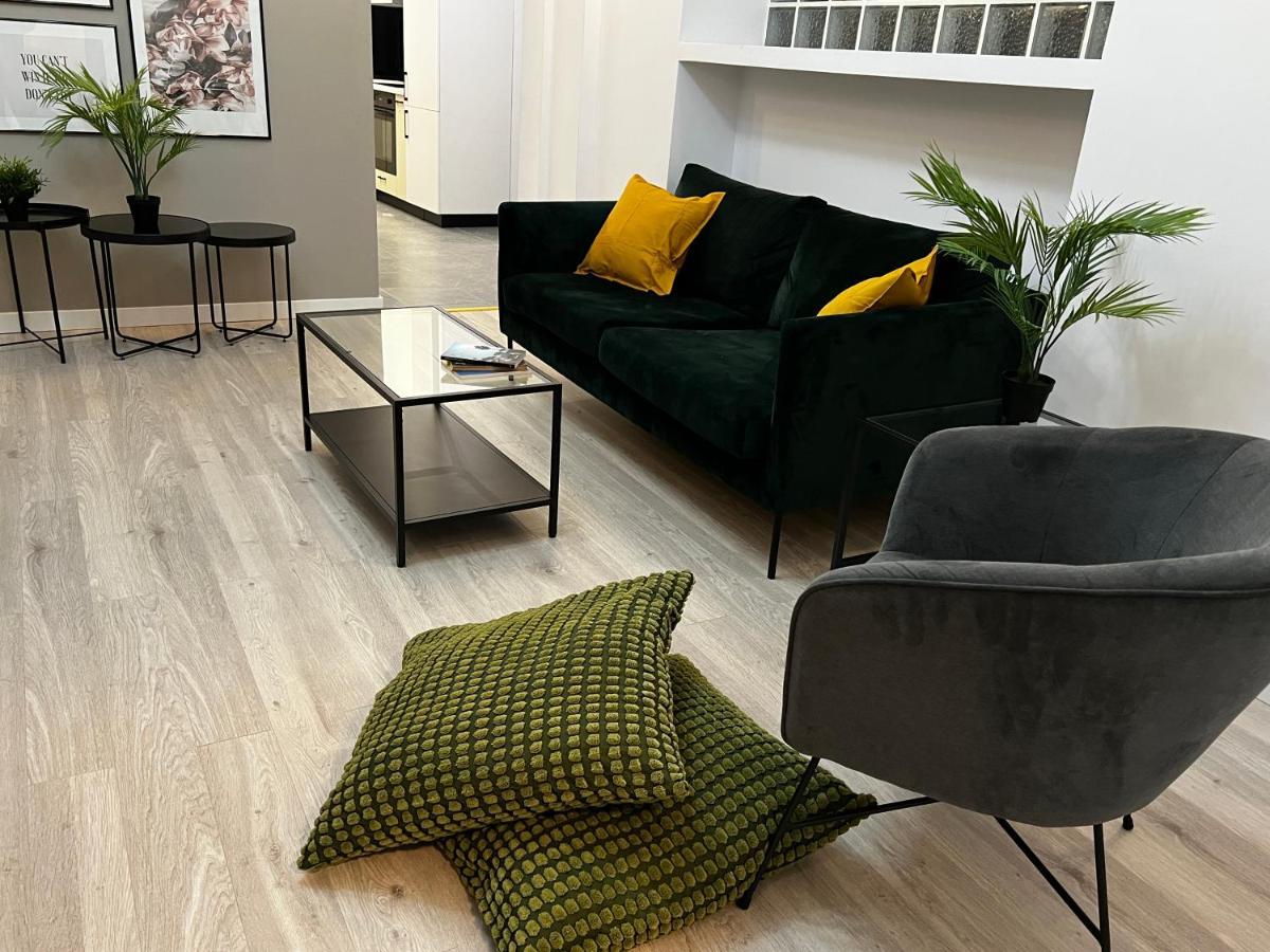 Four Bedroom Apartment, Old Town Boekarest Buitenkant foto
