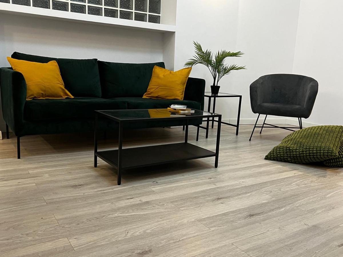 Four Bedroom Apartment, Old Town Boekarest Buitenkant foto