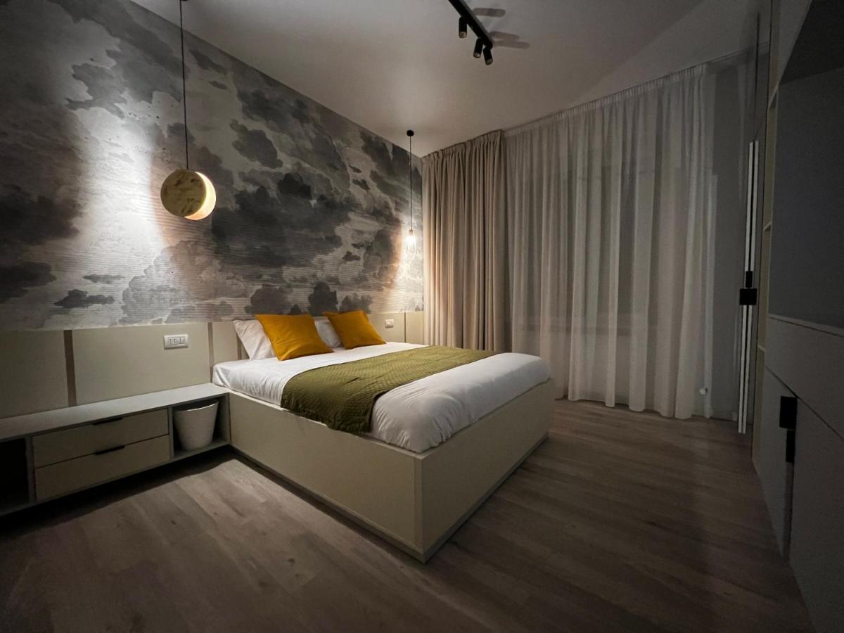 Four Bedroom Apartment, Old Town Boekarest Buitenkant foto