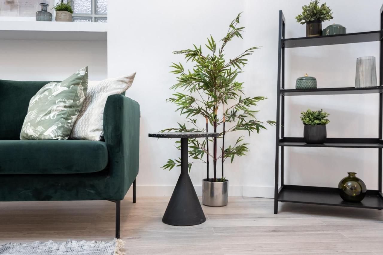 Four Bedroom Apartment, Old Town Boekarest Buitenkant foto