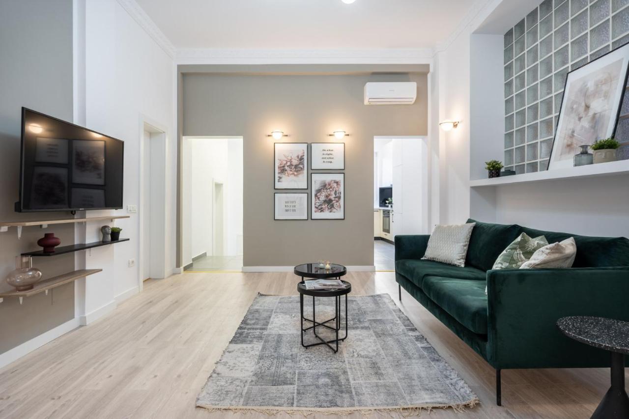 Four Bedroom Apartment, Old Town Boekarest Buitenkant foto