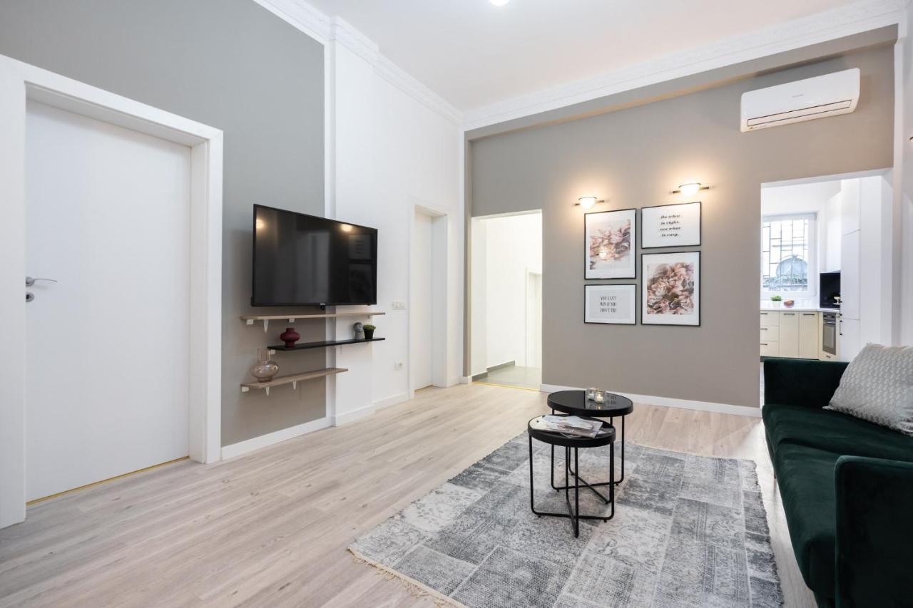Four Bedroom Apartment, Old Town Boekarest Buitenkant foto