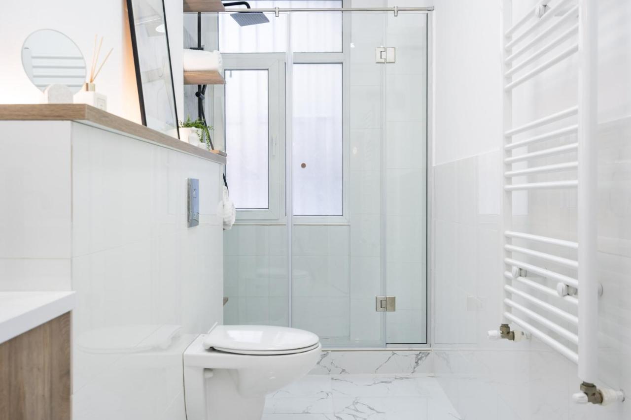Four Bedroom Apartment, Old Town Boekarest Buitenkant foto