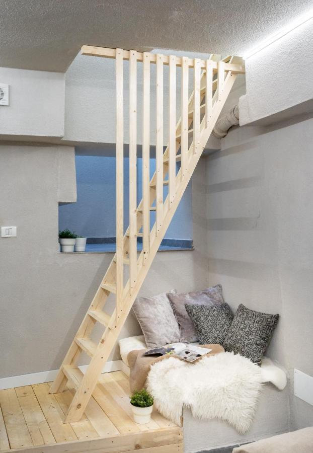 Four Bedroom Apartment, Old Town Boekarest Buitenkant foto